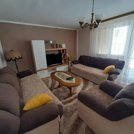Lara Apartment Foca